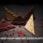 Ručno rađena Aguara čokolada iz Srbije sa jedinstvenim dizajnom i ukusom – bela čokolada, mlečna čokolada, tamna čokolada i bela čokolada sa karamelom.