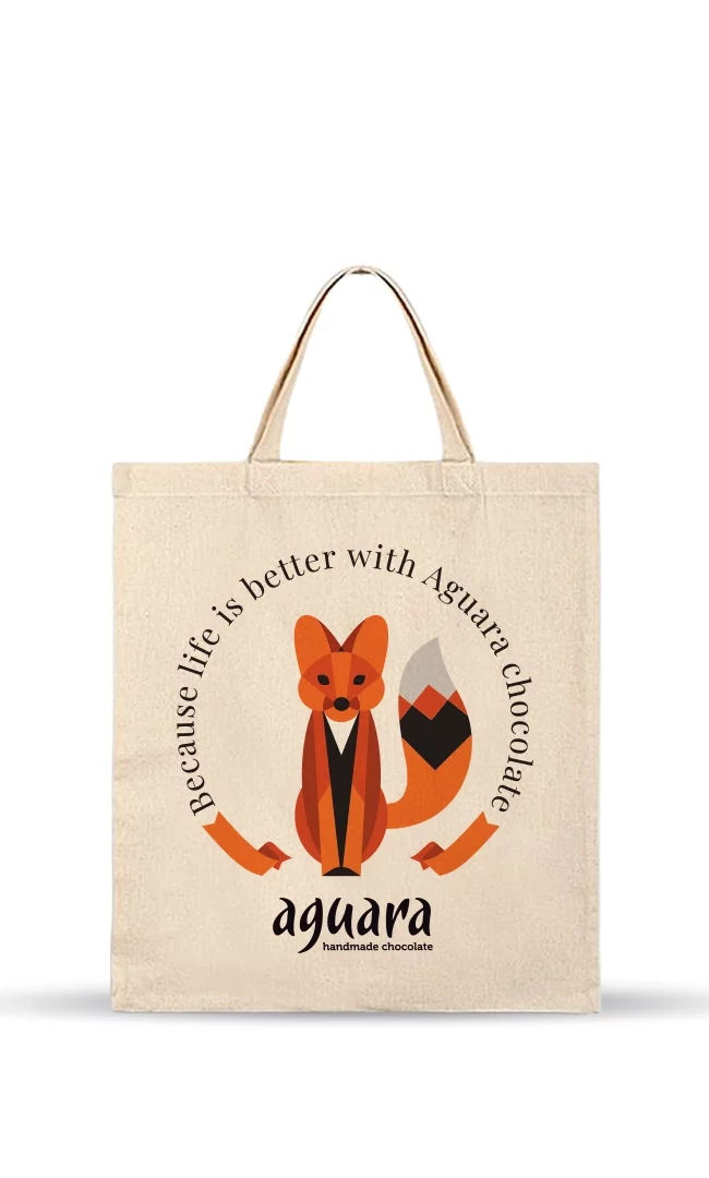 Aguara ceger Because life is better with Aguara chocolate fotografisan u studiju.