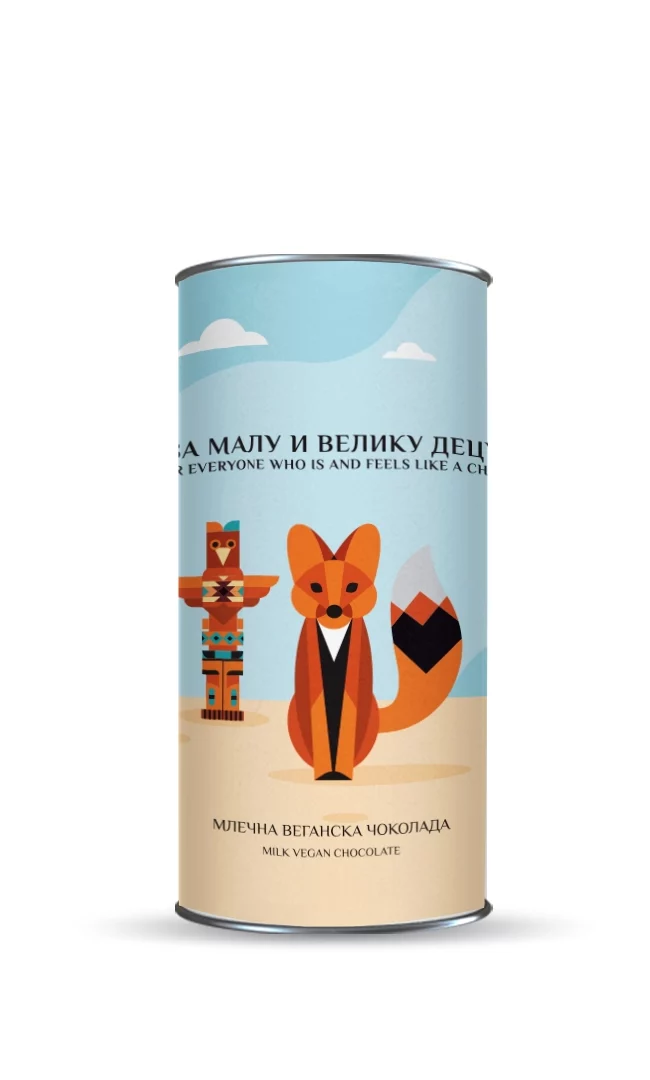 Tuba u kojoj se nalazi veganska lomljena mlečna čokolada. Na etiketi se nalaze aguara i indijanski totem.