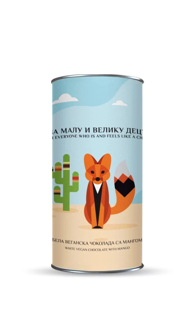 Tuba u kojoj se nalazi veganska lomljena bela čokolada sa mangom. Na etiketi se nalaze aguara i kaktus.
