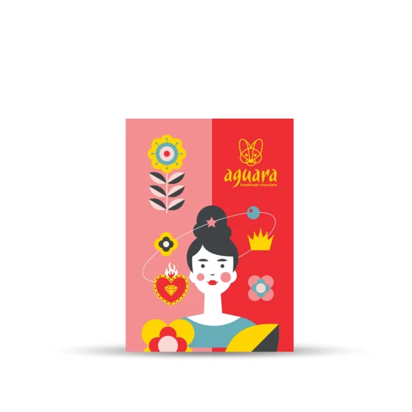 Poklon čestitka Dan žena na kojoj se nalazi žena inspirisana Fridom Kalo. Oko nje se nalazi stilizovano cveće, kruna i srce.