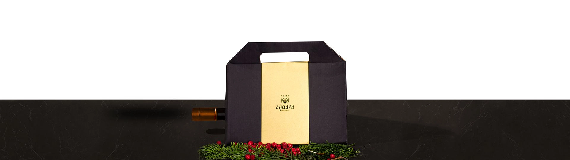 Korporativna poklon kutija sa logoom, Aguara čokoladom i vinima iz Srbije, ručno rađena, luksuzna čokolada i luksuzni pokloni za kompanije.