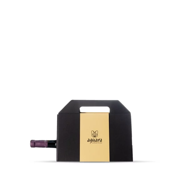 Aguara chocolate čoko-vinsko pakovanje u kojem se nalaze flaša cina i dve, tri ili četiri Aguara čokolade.