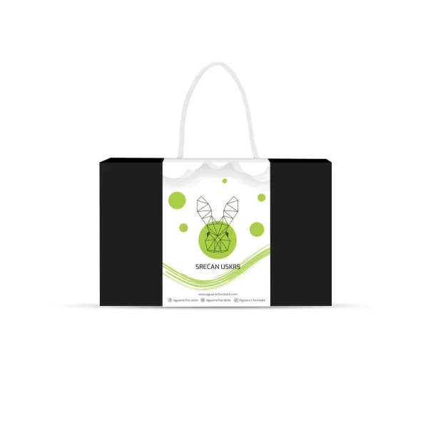 Poklon kutija crna sa trakom na kojoj se nalazi uskršnji zeka. Poklon kutija u kojoj se nalaze različiti Aguarachocolate proizvodi.